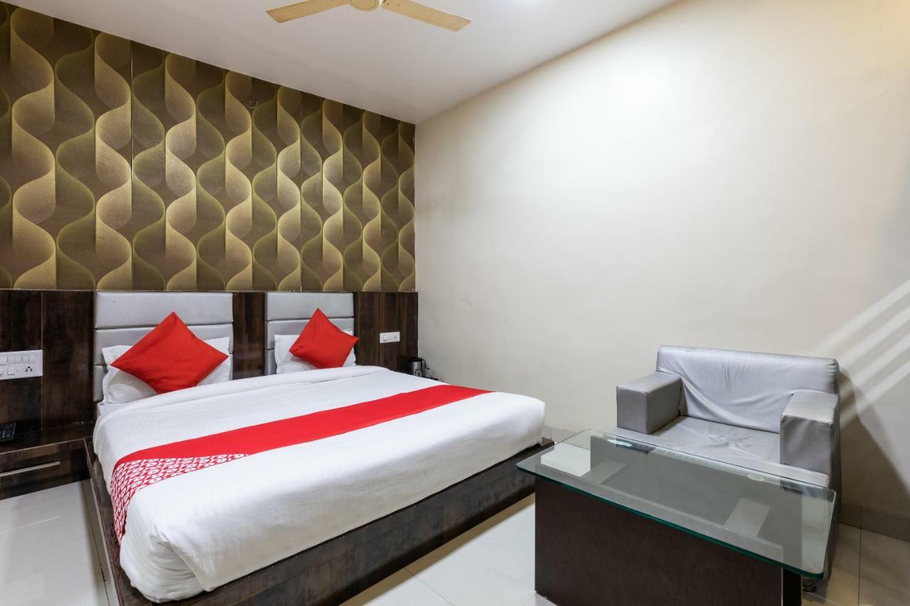 Oyo 41898 Balaji Palace Ratlam Exterior photo